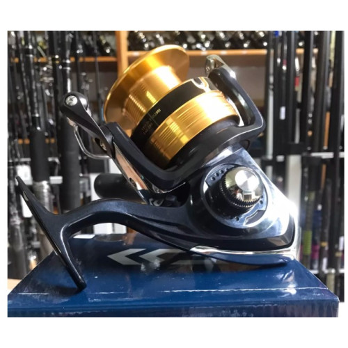 MÁY CÂU CÁ DAIWA SWEEPFIRE 5000 2B chính hãng